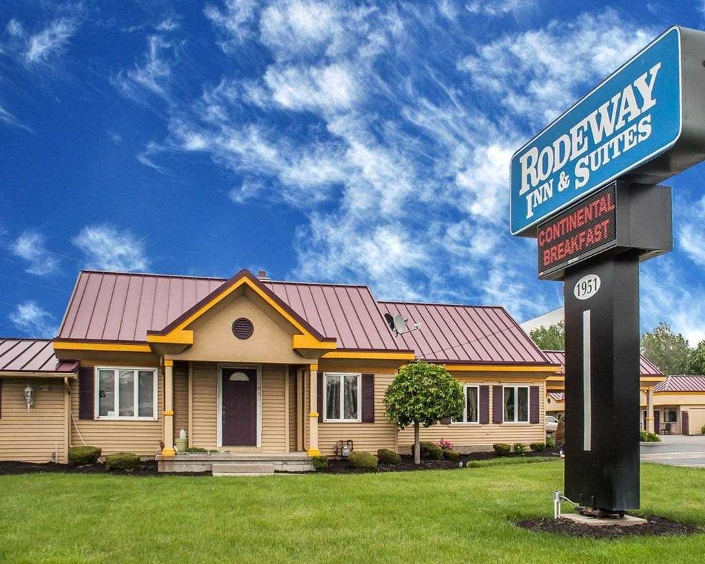 Amherst Inn & Suites Exterior foto