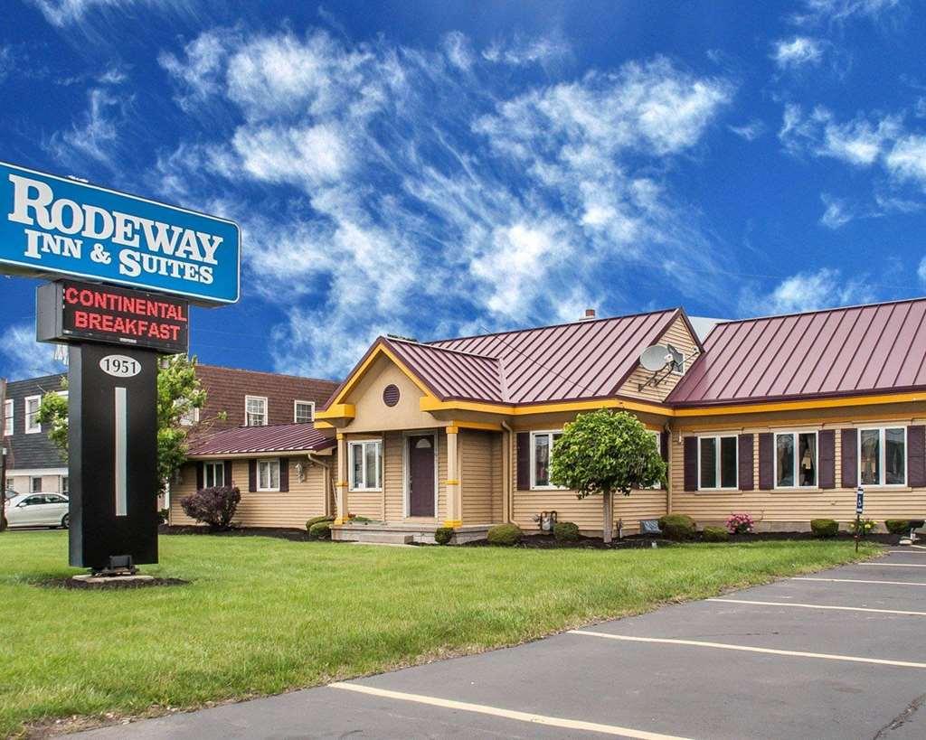 Amherst Inn & Suites Exterior foto